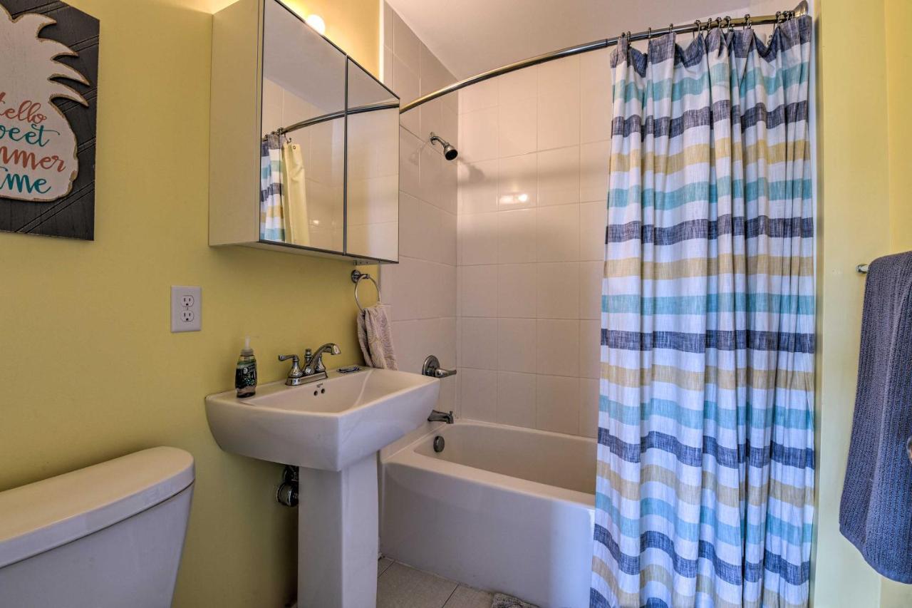 Downtown Saugatuck Condo, Near Oval Beach! Exterior photo