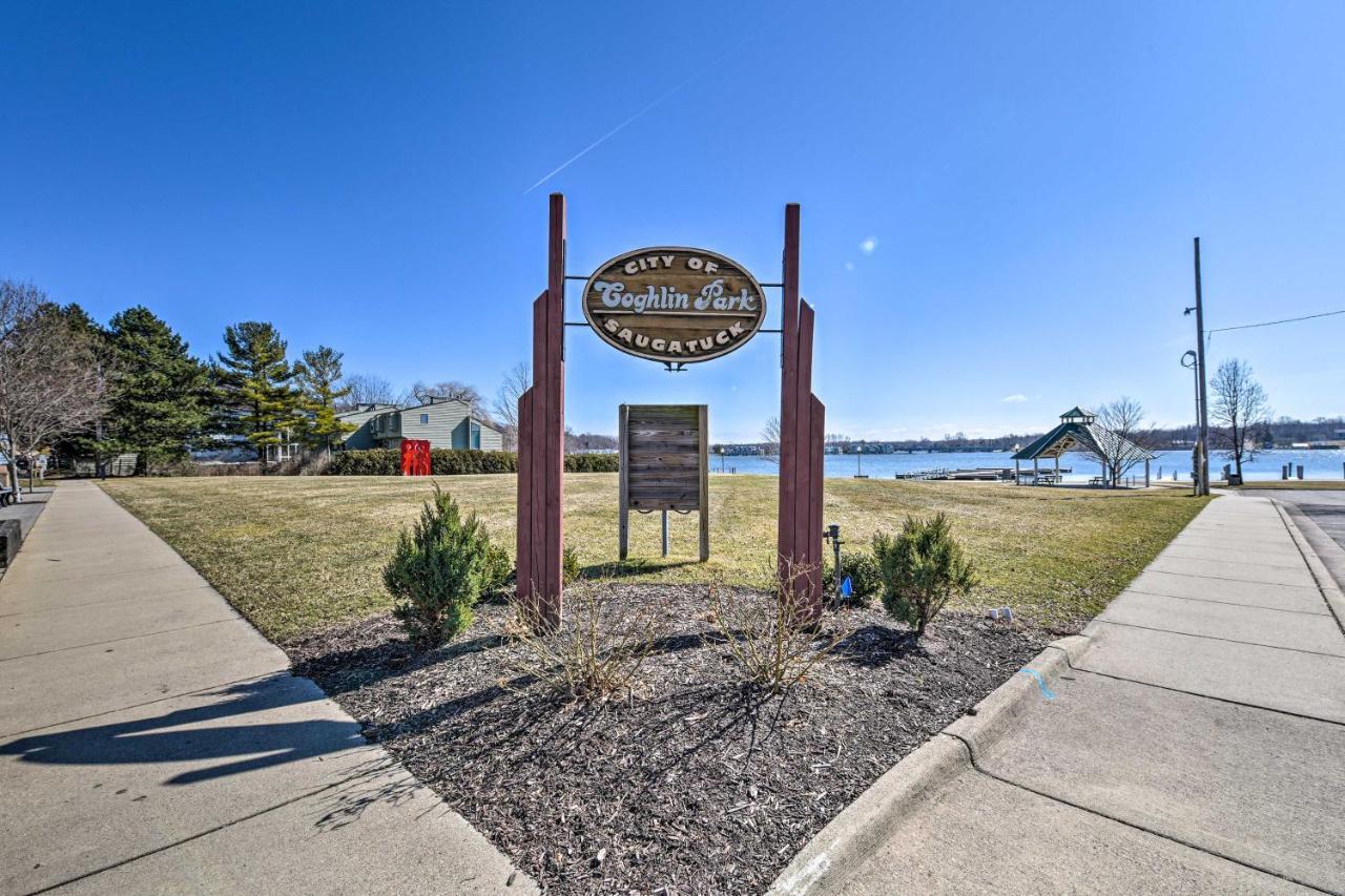 Downtown Saugatuck Condo, Near Oval Beach! Exterior photo